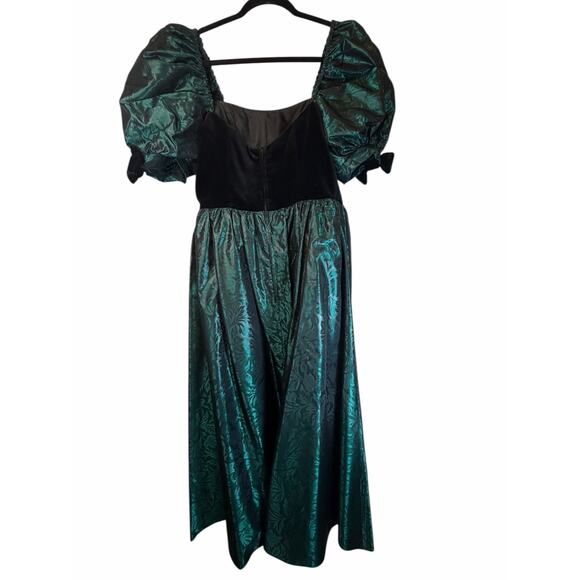 Vintage Laura Ashley Green Velvet and Taffeta Dress - Size 14 - Picture 5 of 16